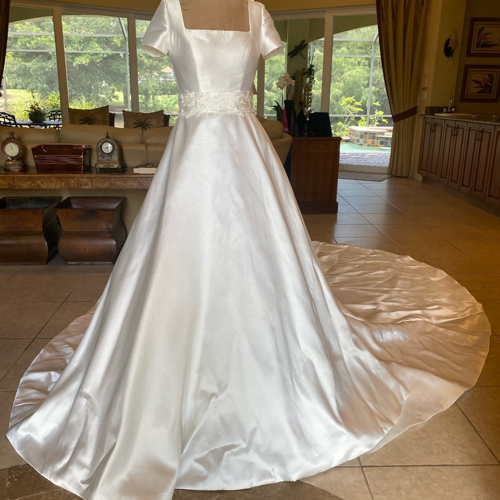 New, never-worn wedding dress